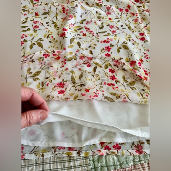 CeCe Tulip Fields Floral Blouse - Picture 7 of 13